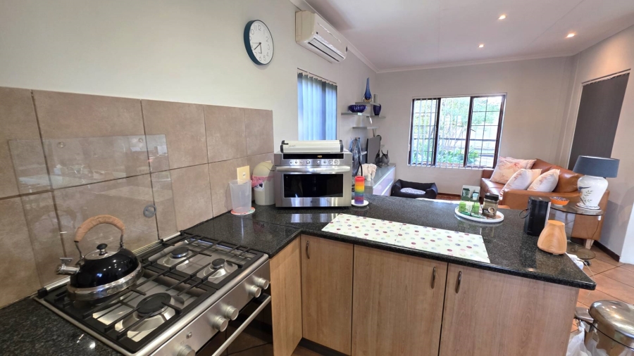 2 Bedroom Property for Sale in The Coves North West